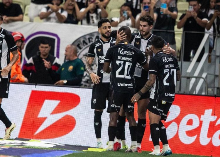 Ceará supera o Grêmio no Castelão e conquista primeira vitória em retorno à Série A