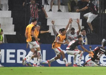 Com gol de joia, São Paulo bate o Libertad e assume liderança de grupo na Libertadores