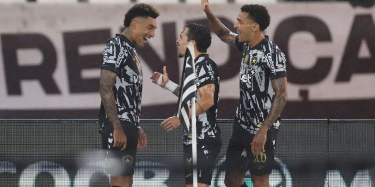 Botafogo domina Juventude e conquista primeira vitória no Brasileirão