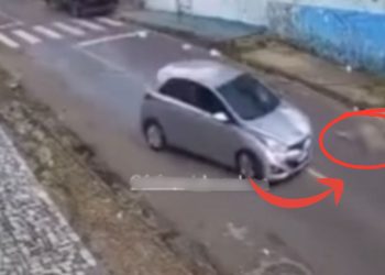 Vídeo mostra idosa de 71 anos sendo arremessada ao ser atropelada no Alvorada