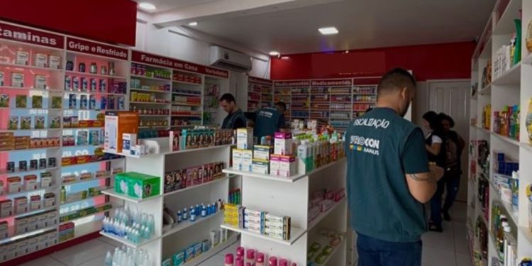 Visa e Procon interditam farmácias fakes
