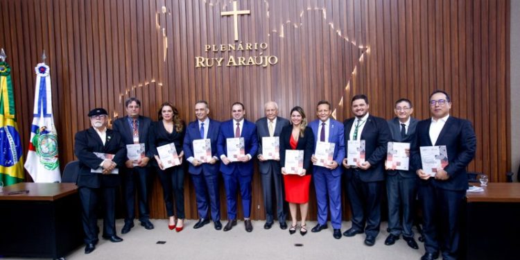 Aleam recebe, pela primeira vez, a Agenda Legislativa da Indústria do Amazonas