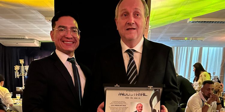 Sala Vip: Empresário Luiz Cruz é homenageado como Industrial do Ano 2025