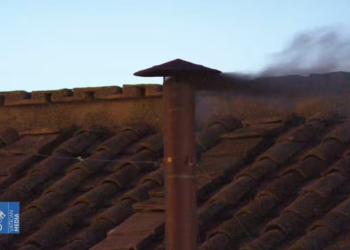 Conclave segue sem definição: primeira votação não elege novo Papa