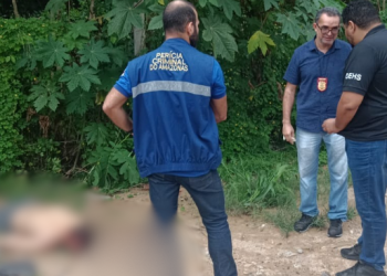 Amarrado e com marcas de tiro, corpo de homem é encontrado na zona norte