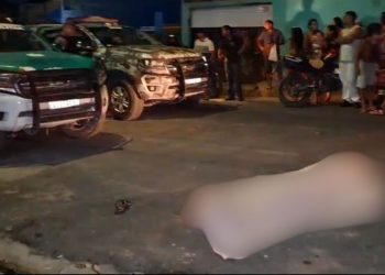 Sargento da PM reage a assalto, mata um, fere outro e é baleado em Manaus