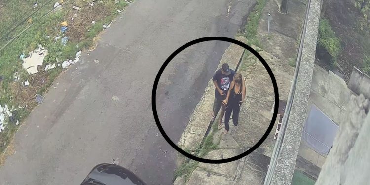 Vídeo: mulher é assalta em plena luz do dia no bairro Petrópolis