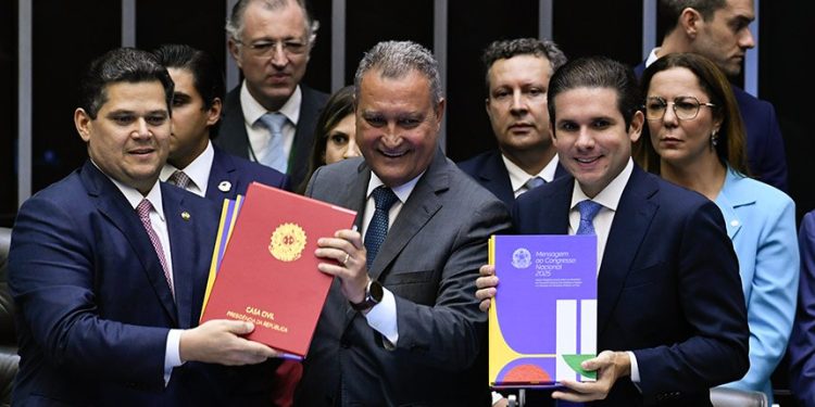 Macaco não olha o próprio rabo