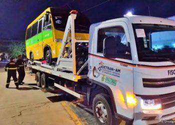 Embriagado e sem CNH! Motorista de “amarelinho” é flagrado colocando a vida de passageiros em risco