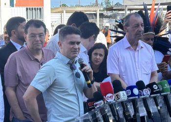 Prefeito David Almeida recebe ministro das Cidades em visita às obras do ‘Minha Casa, Minha Vida’