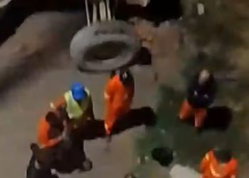 Vídeo forte; motociclista perdeu o controle e morreu após cair de viaduto