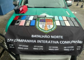 Após ser assaltada, vítima rastreia celular e polícia encontra mais de 20 aparelhos roubados