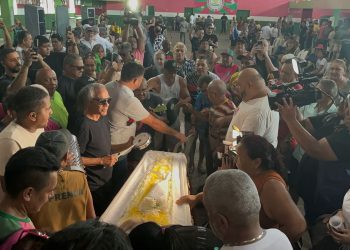 Emoção, revolta e muito samba! Paulo Onça tem despedida em Verde Rosa