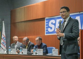 Reforma Tributária será regulamentada até setembro, anuncia auditor em Manaus