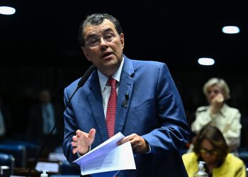 AGORA VAI SAIR: Emenda de Eduardo Braga é aprovada e pode acelerar obras da BR-319