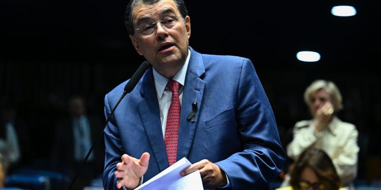 AGORA VAI SAIR: Emenda de Eduardo Braga é aprovada e pode acelerar obras da BR-319