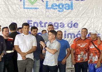 Entrega de 403 registros definitivos de imóveis no Novo Reino 1