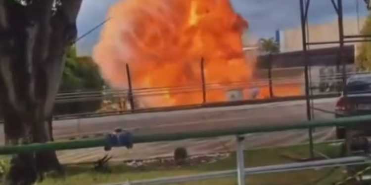 Explosão causa pânico em funcionários do Distrito. Vídeo