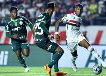 Palmeiras vence o São Paulo com pênalti polêmico e vai à final