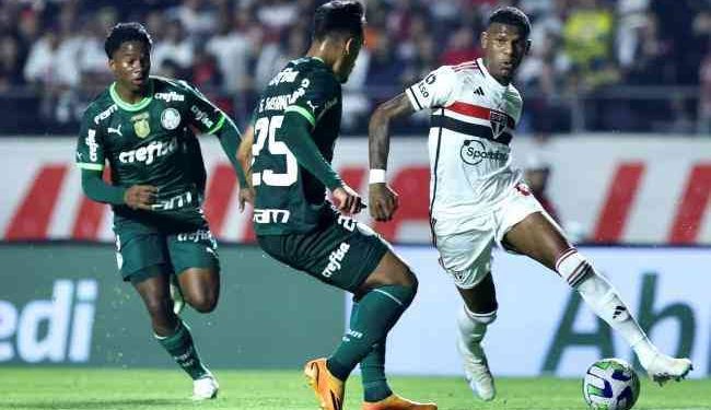 Palmeiras vence o São Paulo com pênalti polêmico e vai à final