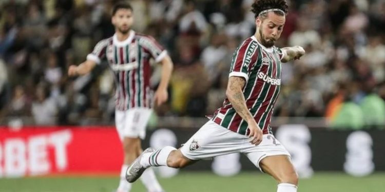 Fluminense vence o Vasco de virada no Maracanã e pula para o 5º lugar do Brasileirão