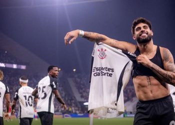 Corinthians vence o Internacional com três gols de Yuri Alberto
