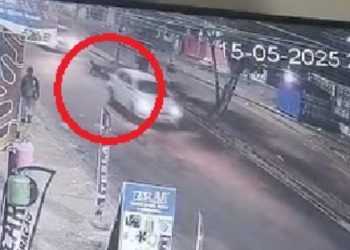 Veja momento que idosa é empurrada e atropelada no Jorge Teixeira