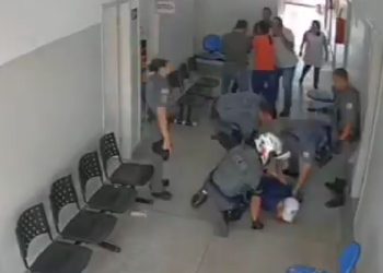 Vídeo mostra momento que homem invade posto de saúde e mata a ex a facadas