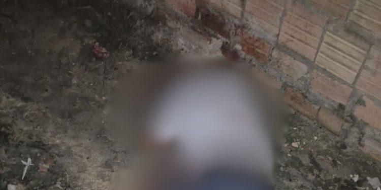 Veja como foi encontrado o homem morto a tiros durante a madrugada no Jorge Teixeira