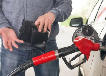 Golpe da mangueira: saiba se você está sendo passado para trás ao abastecer