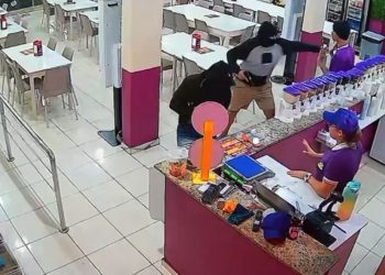 Encapuzados tocam o terror durante assalto. Veja o vídeo