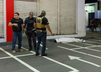 Pegou facada no bucho e não resistiu