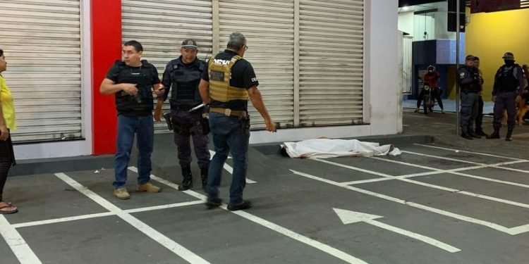 Pegou facada no bucho e não resistiu