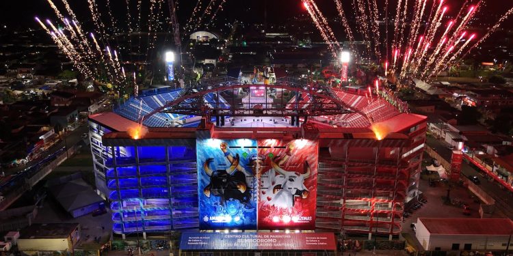 Festival de Parintins 2025 –  A festa dos bois na Amazônia