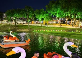 David trata o Lago da Compensa de olho nos patos