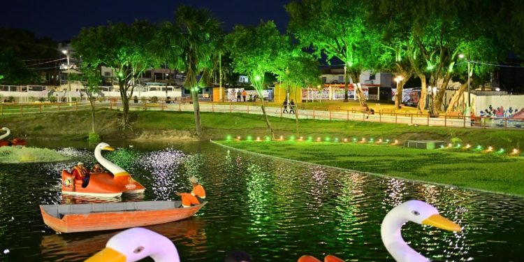 David trata o Lago da Compensa de olho nos patos