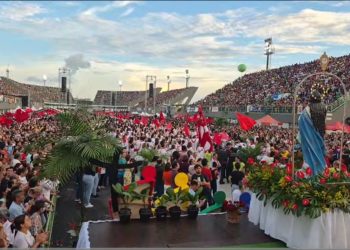 Pentecostes 2025 – Evento reúne milhares de fiéis no Sambódromo.