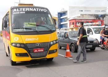 Motorista de “amarelinho” é preso por homicídio enquanto trabalhava