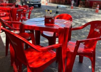 Pediu socorro a motorista de ambulância para encher o caneco no bar