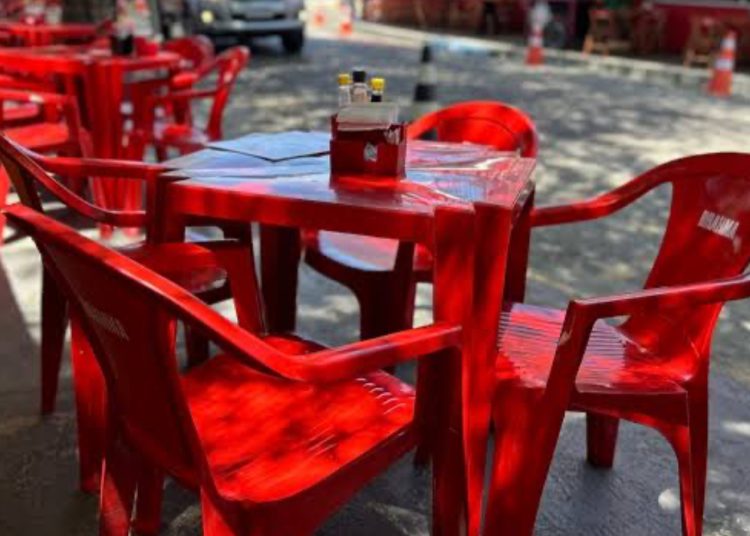 Pediu socorro a motorista de ambulância para encher o caneco no bar