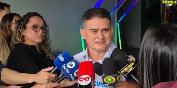 Prefeito David Almeida realiza abertura oficial das ‘Municipíadas 2025’ na arena Amadeu Teixeira