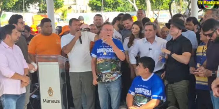 Prefeito David Almeida reinaugura a lagoa da Compensa