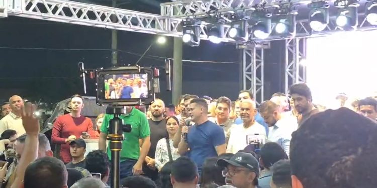 Prefeito David Almeida entrega complexo viário Rei Pelé