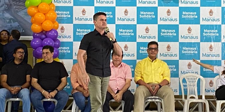 Lago dos cisnes em Manaus – Prefeito David Almeida entrega Lagoa da Compensa ao público