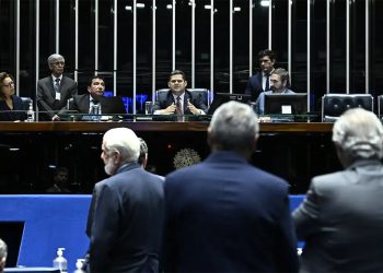 Amazonas ganha dois – Senado aprova projeto que aumenta número de deputados federais