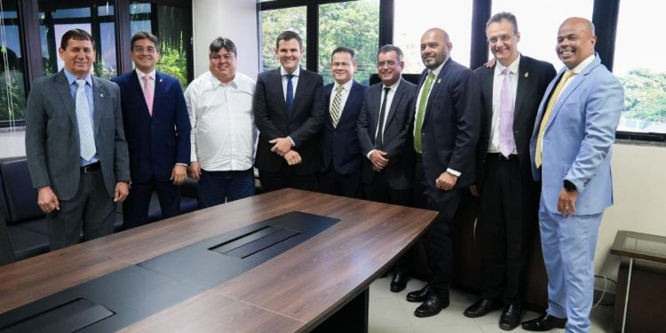 Renatão rasga a seda no Santuário dos Reis