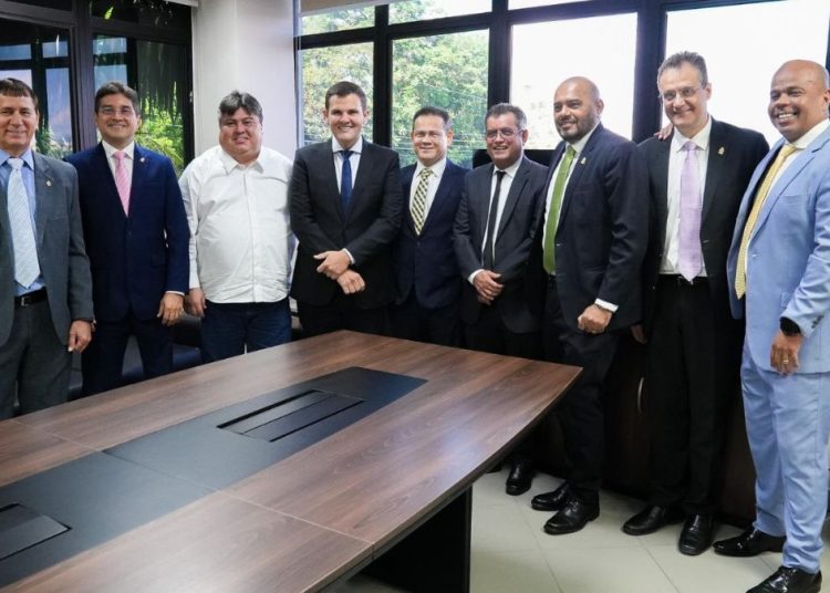 Renatão rasga a seda no Santuário dos Reis