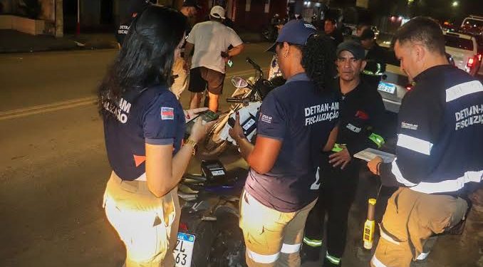 Pagode, roda de samba e…viatura