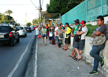Rodoviários ameaçam greve total dos ônibus esta segunda