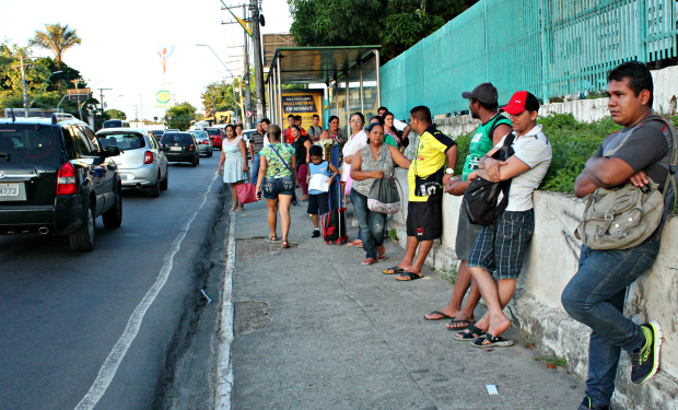 Rodoviários ameaçam greve total dos ônibus esta segunda